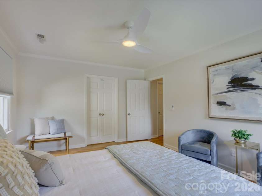 13736 Strathaven Drive, Matthews, NC 28105.  MLS# CAR4414593, YatesRealty ID 45486. 