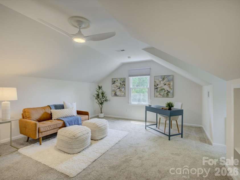 13736 Strathaven Drive, Matthews, NC 28105.  MLS# CAR4414593, YatesRealty ID 45486. 