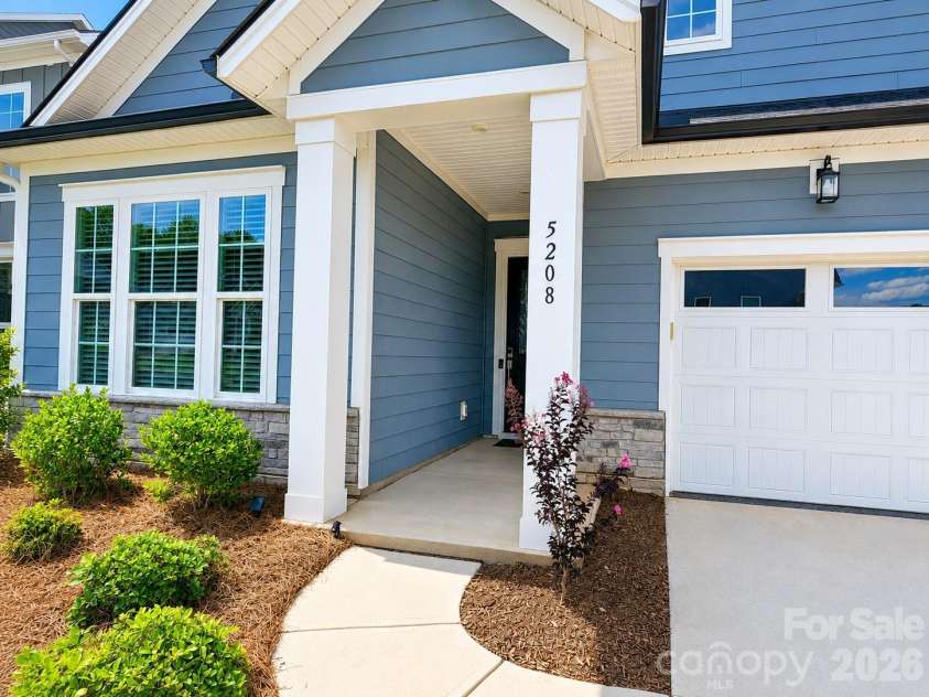 5208 Glenwalk Drive, Charlotte, NC 28269.  MLS# CAR4414454, YatesRealty ID 45489. 