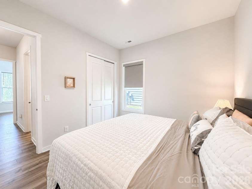 5208 Glenwalk Drive, Charlotte, NC 28269.  MLS# CAR4414454, YatesRealty ID 45489. 