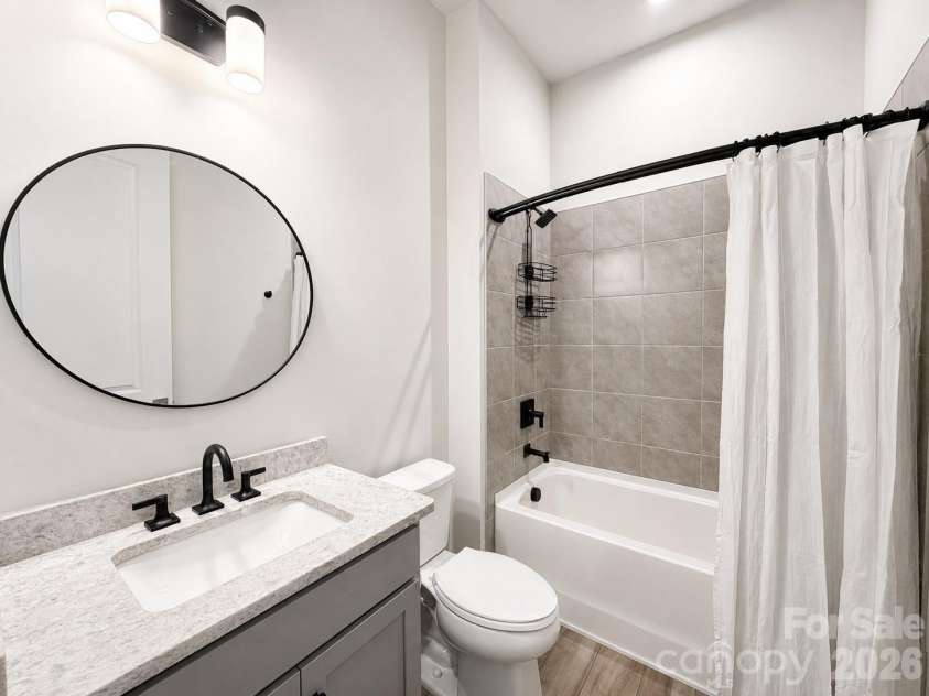 5208 Glenwalk Drive, Charlotte, NC 28269.  MLS# CAR4414454, YatesRealty ID 45489. 