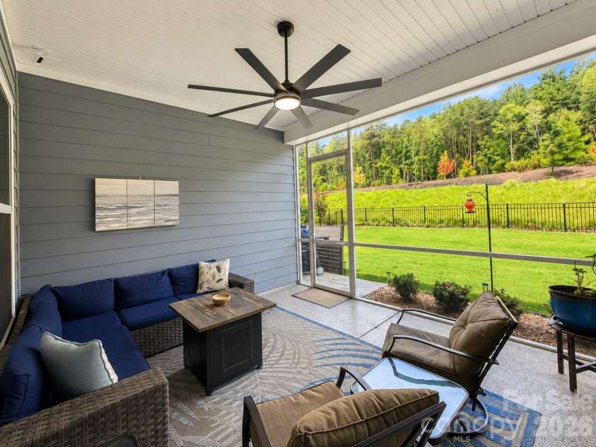 5208 Glenwalk Drive, Charlotte, NC 28269.  MLS# CAR4414454, YatesRealty ID 45489. 