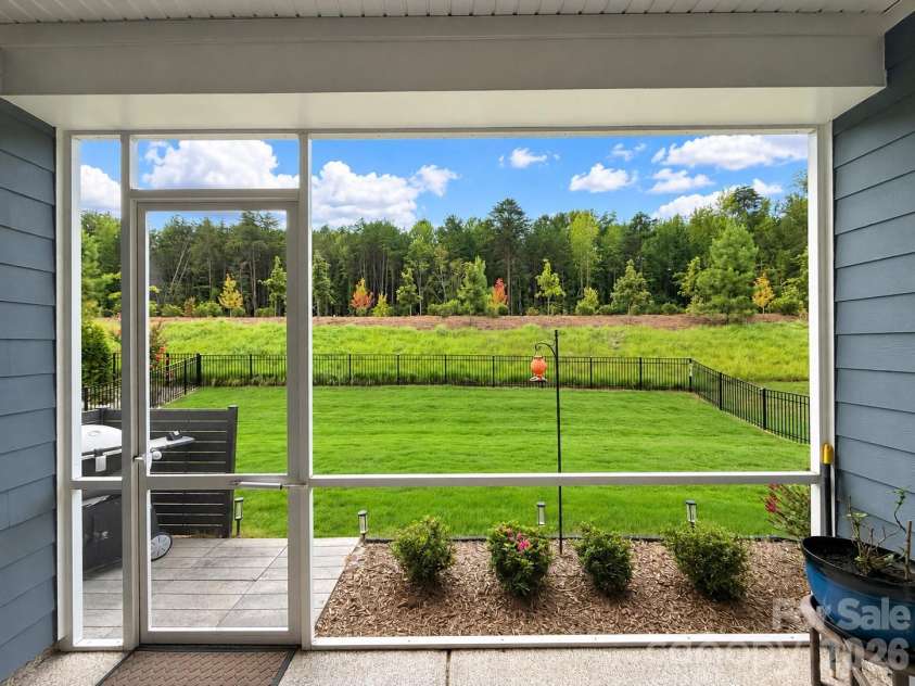 5208 Glenwalk Drive, Charlotte, NC 28269.  MLS# CAR4414454, YatesRealty ID 45489. 