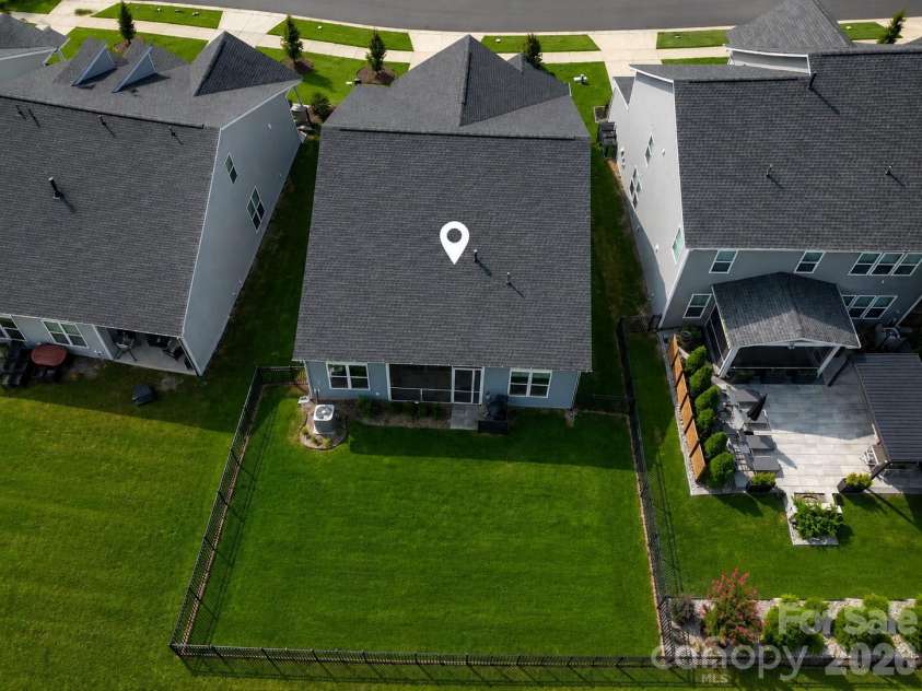 5208 Glenwalk Drive, Charlotte, NC 28269.  MLS# CAR4414454, YatesRealty ID 45489. 