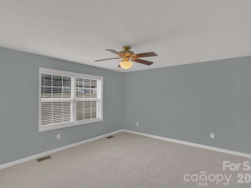 10425 Idlewild Road, Matthews, NC 28105.  MLS# CAR4324842, YatesRealty ID 4549. 