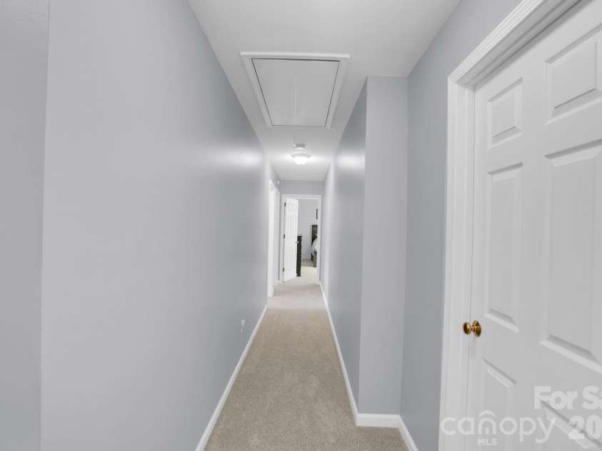 10425 Idlewild Road, Matthews, NC 28105.  MLS# CAR4324842, YatesRealty ID 4549. 