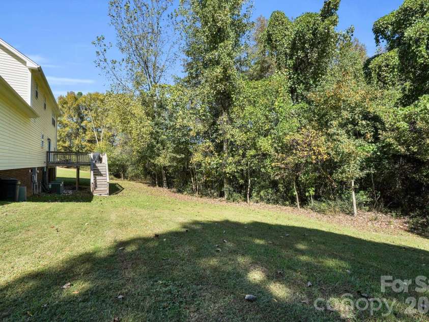 10425 Idlewild Road, Matthews, NC 28105.  MLS# CAR4324842, YatesRealty ID 4549. 