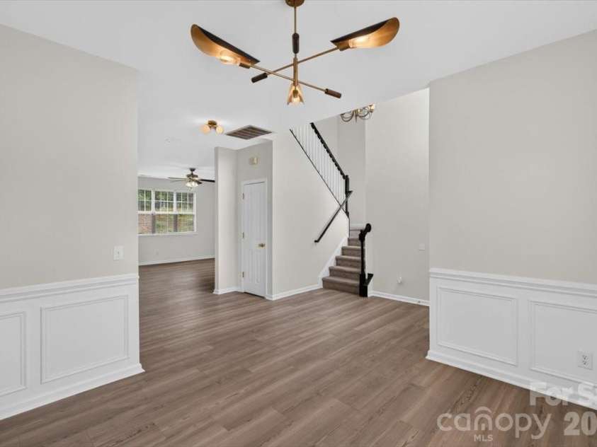 8100 Laurel Run Drive, Charlotte, NC 28269.  MLS# CAR4415263, YatesRealty ID 45490. 