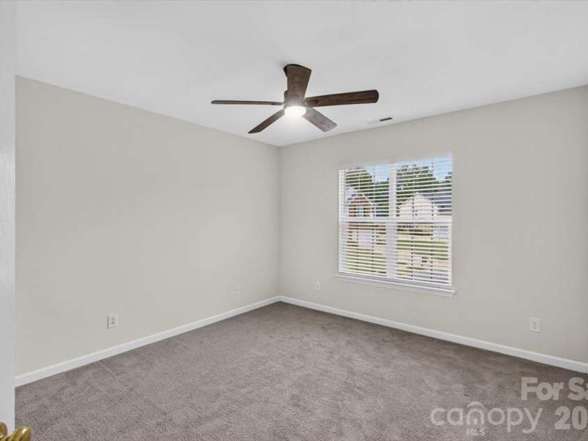 8100 Laurel Run Drive, Charlotte, NC 28269.  MLS# CAR4415263, YatesRealty ID 45490. 
