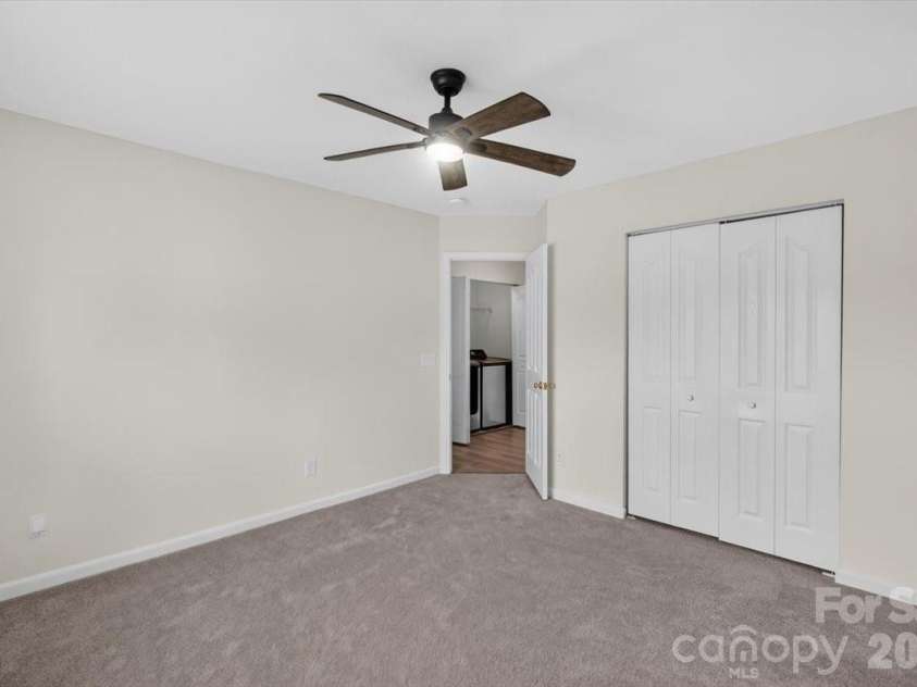 8100 Laurel Run Drive, Charlotte, NC 28269.  MLS# CAR4415263, YatesRealty ID 45490. 