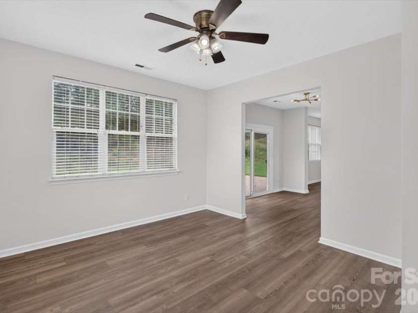 8100 Laurel Run Drive, Charlotte, NC 28269.  MLS# CAR4415263, YatesRealty ID 45490. 
