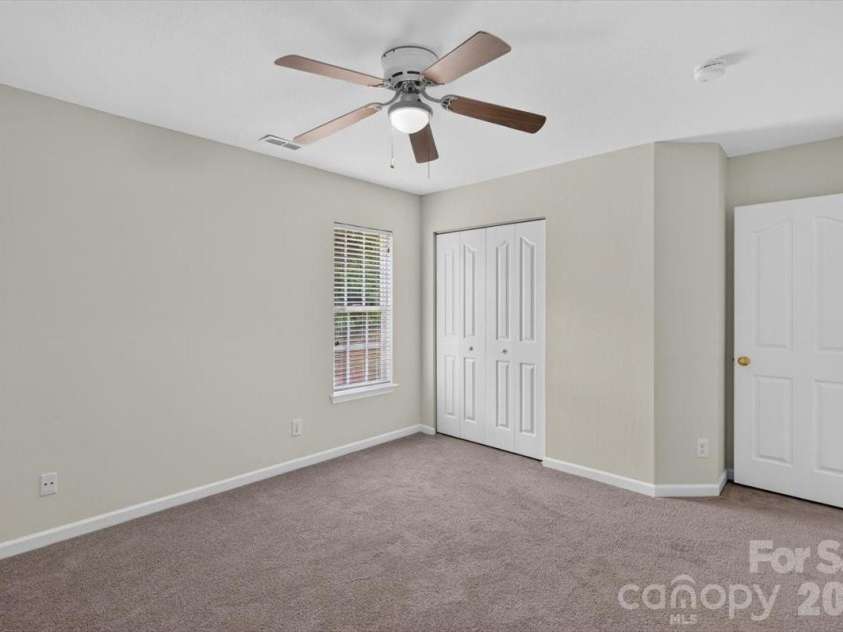 8100 Laurel Run Drive, Charlotte, NC 28269.  MLS# CAR4415263, YatesRealty ID 45490. 