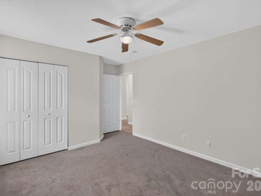 8100 Laurel Run Drive, Charlotte, NC 28269.  MLS# CAR4415263, YatesRealty ID 45490. 