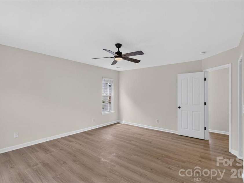 8100 Laurel Run Drive, Charlotte, NC 28269.  MLS# CAR4415263, YatesRealty ID 45490. 