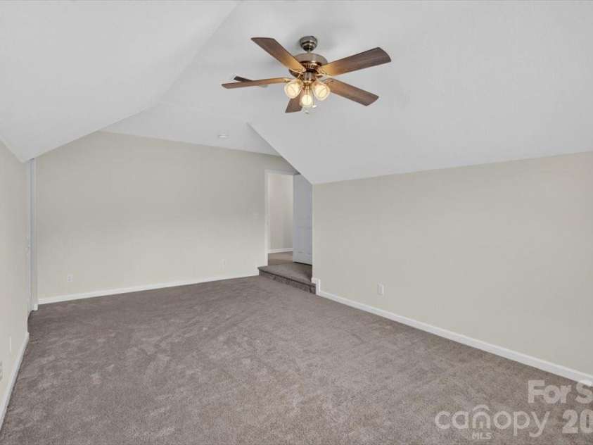 8100 Laurel Run Drive, Charlotte, NC 28269.  MLS# CAR4415263, YatesRealty ID 45490. 