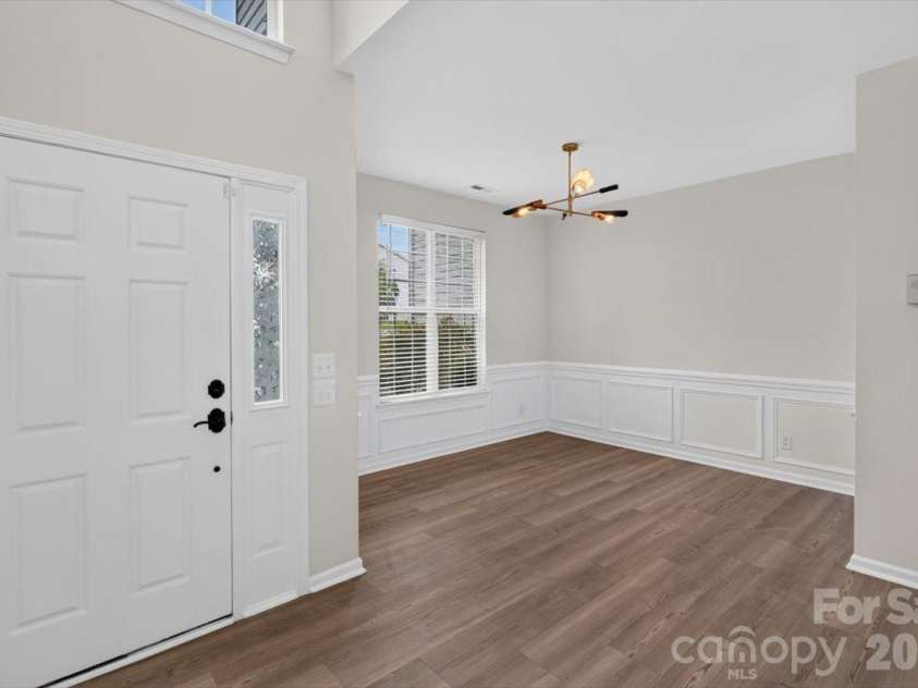 8100 Laurel Run Drive, Charlotte, NC 28269.  MLS# CAR4415263, YatesRealty ID 45490. 