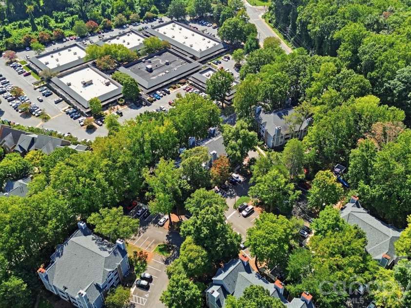 2510 Cranbrook Lane, Charlotte, NC 28207.  MLS# CAR4414425, YatesRealty ID 45491. 