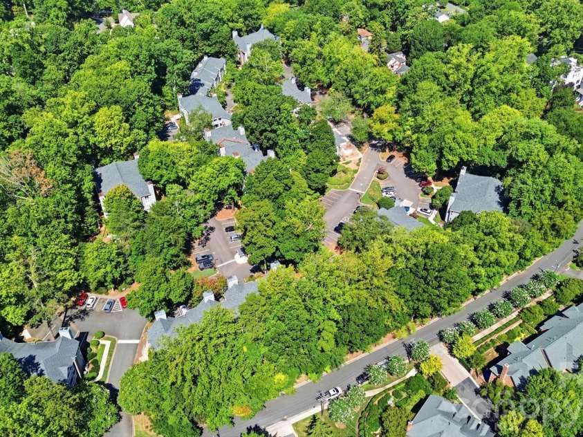 2510 Cranbrook Lane, Charlotte, NC 28207.  MLS# CAR4414425, YatesRealty ID 45491. 