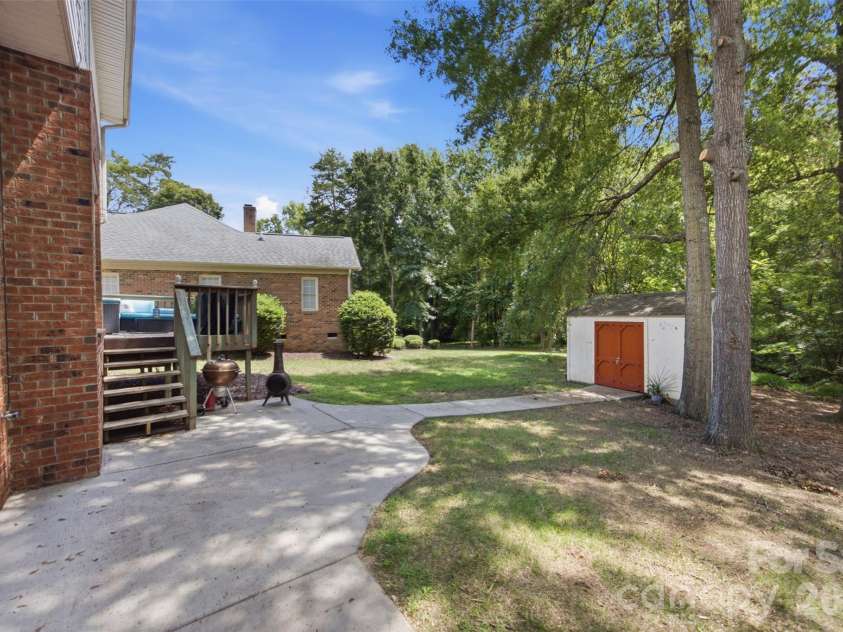 2000 Stoney Creek Drive, Concord, NC 28027.  MLS# CAR4414775, YatesRealty ID 45493. 