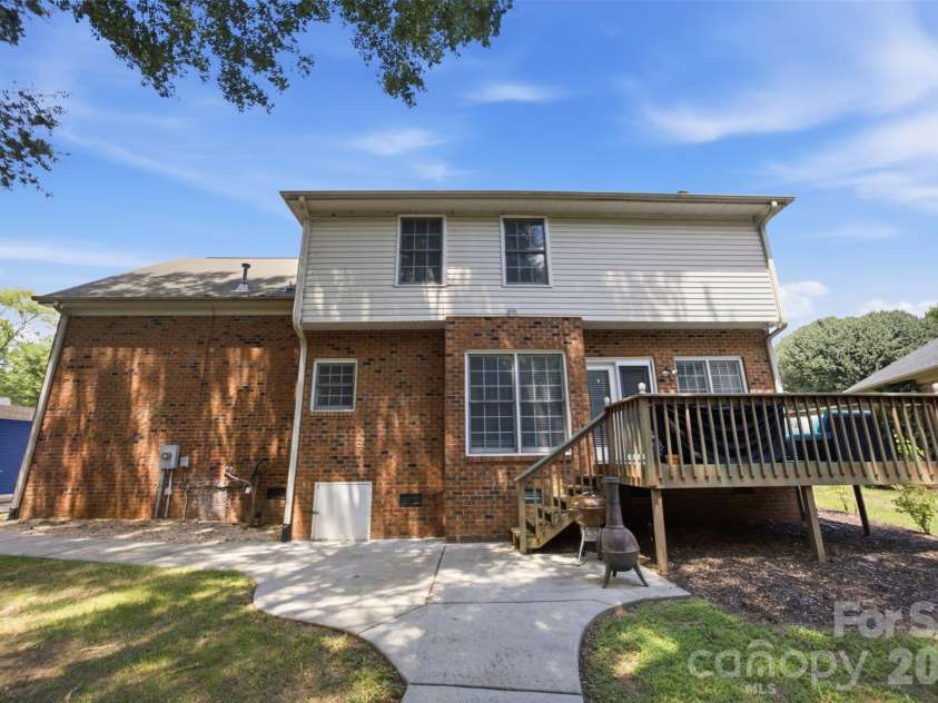 2000 Stoney Creek Drive, Concord, NC 28027.  MLS# CAR4414775, YatesRealty ID 45493. 