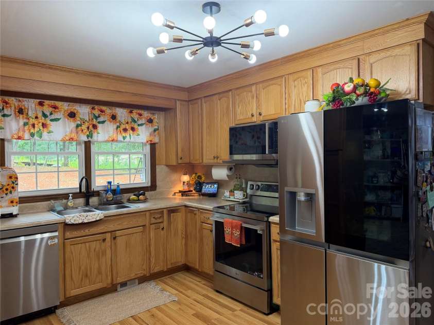 1110 Oak Hill Drive, Monroe, NC 28112.  MLS# CAR4414059, YatesRealty ID 45494. 