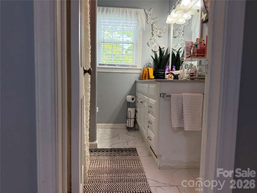 1110 Oak Hill Drive, Monroe, NC 28112.  MLS# CAR4414059, YatesRealty ID 45494. 