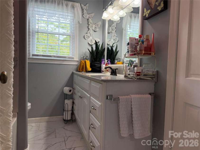 1110 Oak Hill Drive, Monroe, NC 28112.  MLS# CAR4414059, YatesRealty ID 45494. 