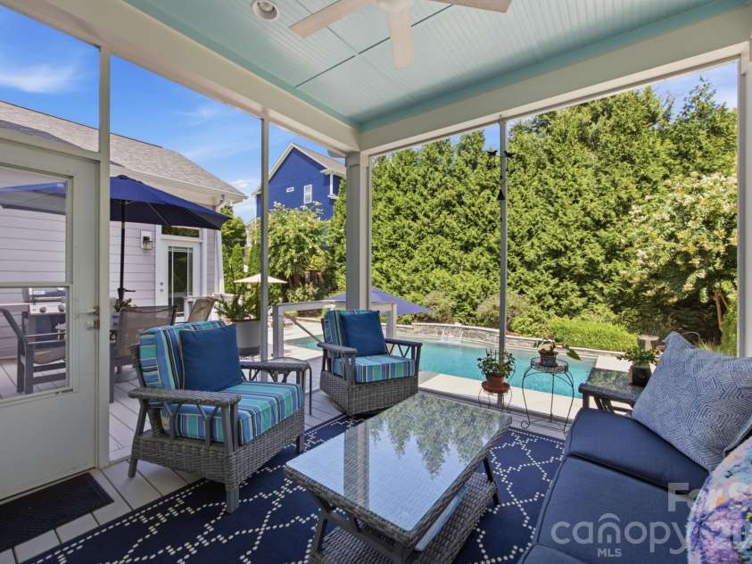 11811 Bradford Park Drive, Davidson, NC 28036.  MLS# CAR4414185, YatesRealty ID 45495. 