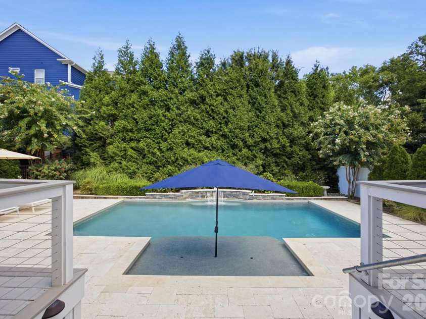 11811 Bradford Park Drive, Davidson, NC 28036.  MLS# CAR4414185, YatesRealty ID 45495. 
