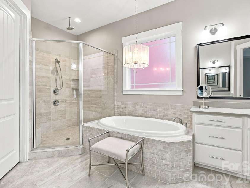 11811 Bradford Park Drive, Davidson, NC 28036.  MLS# CAR4414185, YatesRealty ID 45495. 