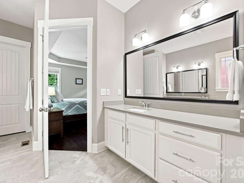 11811 Bradford Park Drive, Davidson, NC 28036.  MLS# CAR4414185, YatesRealty ID 45495. 