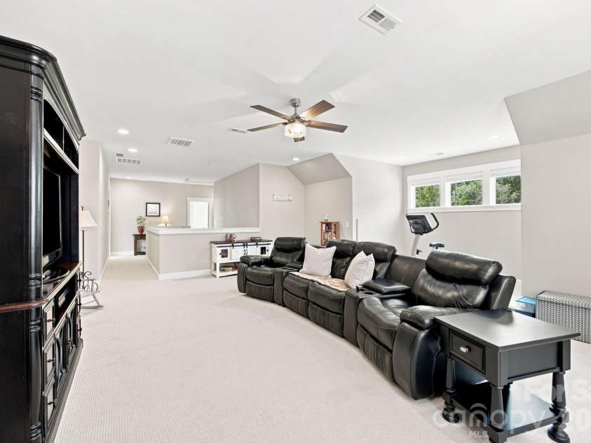 11811 Bradford Park Drive, Davidson, NC 28036.  MLS# CAR4414185, YatesRealty ID 45495. 