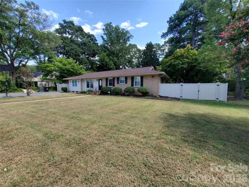 133 Fryling Avenue, Concord, NC 28025.  MLS# CAR4414229, YatesRealty ID 45496. 