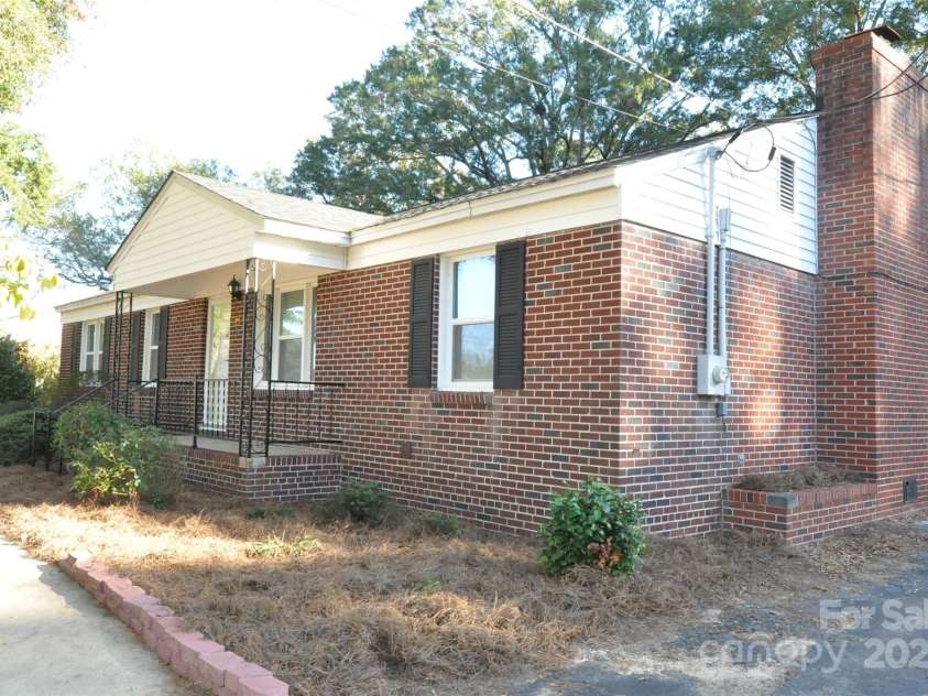 109 Hardin Street, Chester, SC 29706.  MLS# CAR4315865, YatesRealty ID 455. 