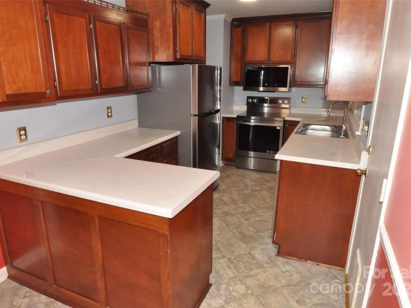 109 Hardin Street, Chester, SC 29706.  MLS# CAR4315865, YatesRealty ID 455. 