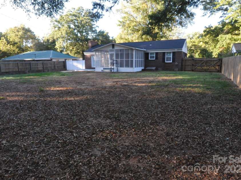 109 Hardin Street, Chester, SC 29706.  MLS# CAR4315865, YatesRealty ID 455. 