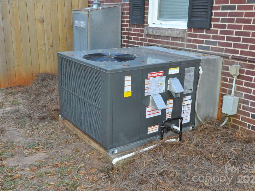 109 Hardin Street, Chester, SC 29706.  MLS# CAR4315865, YatesRealty ID 455. 