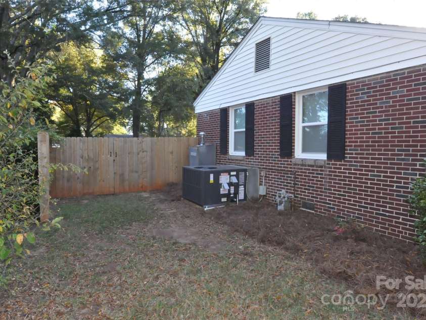 109 Hardin Street, Chester, SC 29706.  MLS# CAR4315865, YatesRealty ID 455. 