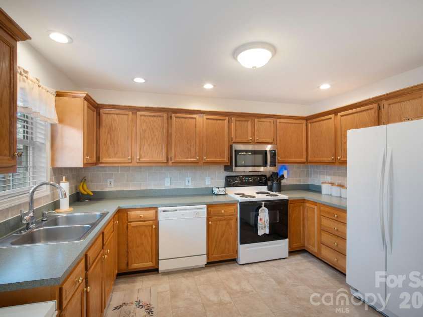 110 Franklin Avenue, Kannapolis, NC 28081.  MLS# CAR4356312, YatesRealty ID 4550. 