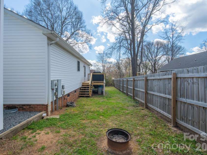110 Franklin Avenue, Kannapolis, NC 28081.  MLS# CAR4356312, YatesRealty ID 4550. 