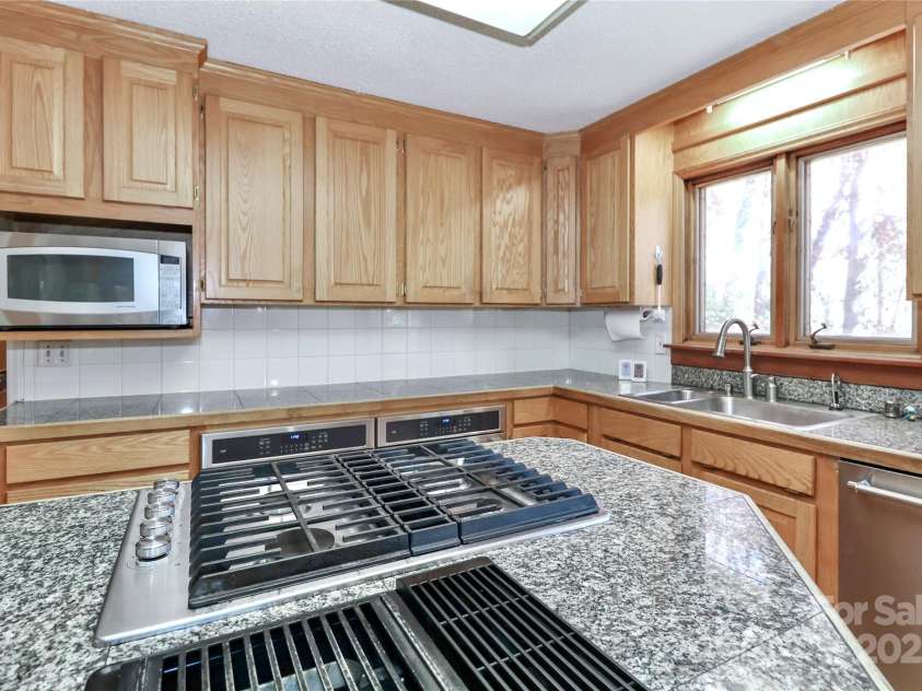 251 Gleneagles Road, Statesville, NC 28625.  MLS# CAR4275751, YatesRealty ID 4550. 