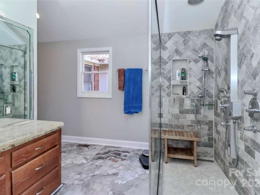 251 Gleneagles Road, Statesville, NC 28625.  MLS# CAR4275751, YatesRealty ID 4550. 