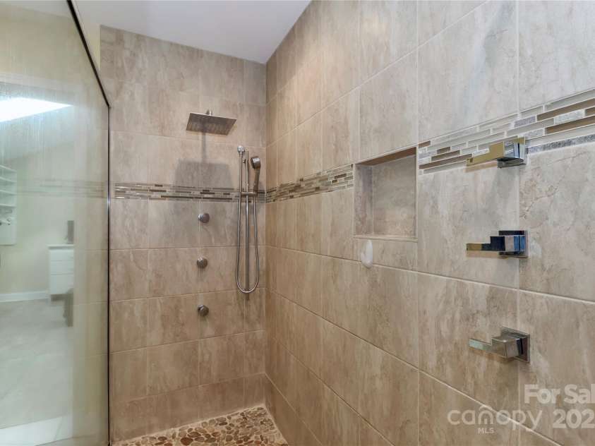 251 Gleneagles Road, Statesville, NC 28625.  MLS# CAR4275751, YatesRealty ID 4550. 