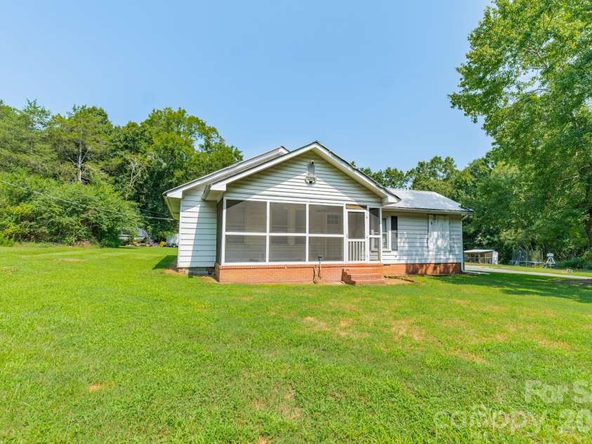 12976 Cabarrus Station Road, Midland, NC 28107.  MLS# CAR4414418, YatesRealty ID 45500. 