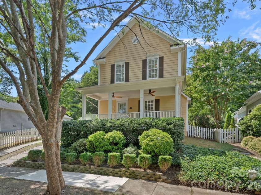 14015 Garden District Row, Huntersville, NC 28078.  MLS# CAR4414274, YatesRealty ID 45501. 