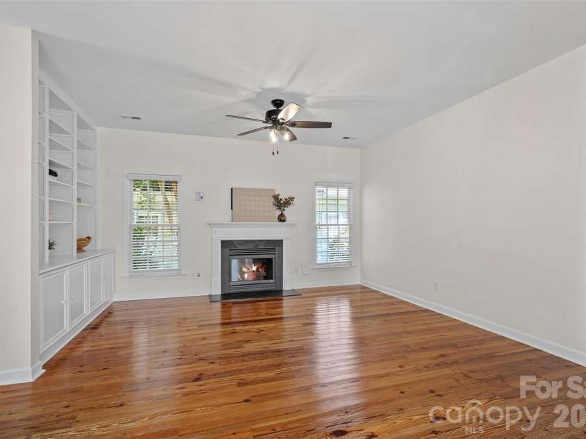 14015 Garden District Row, Huntersville, NC 28078.  MLS# CAR4414274, YatesRealty ID 45501. 