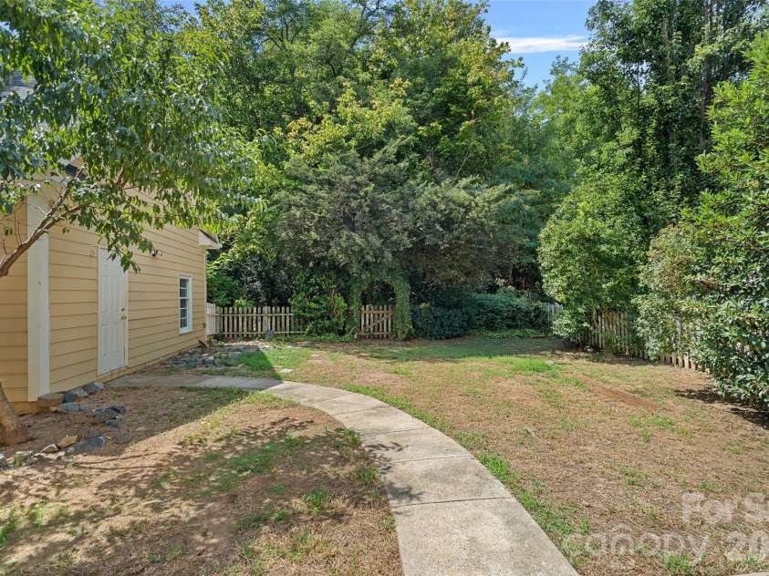 14015 Garden District Row, Huntersville, NC 28078.  MLS# CAR4414274, YatesRealty ID 45501. 