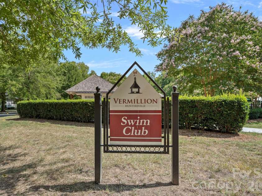 14015 Garden District Row, Huntersville, NC 28078.  MLS# CAR4414274, YatesRealty ID 45501. 