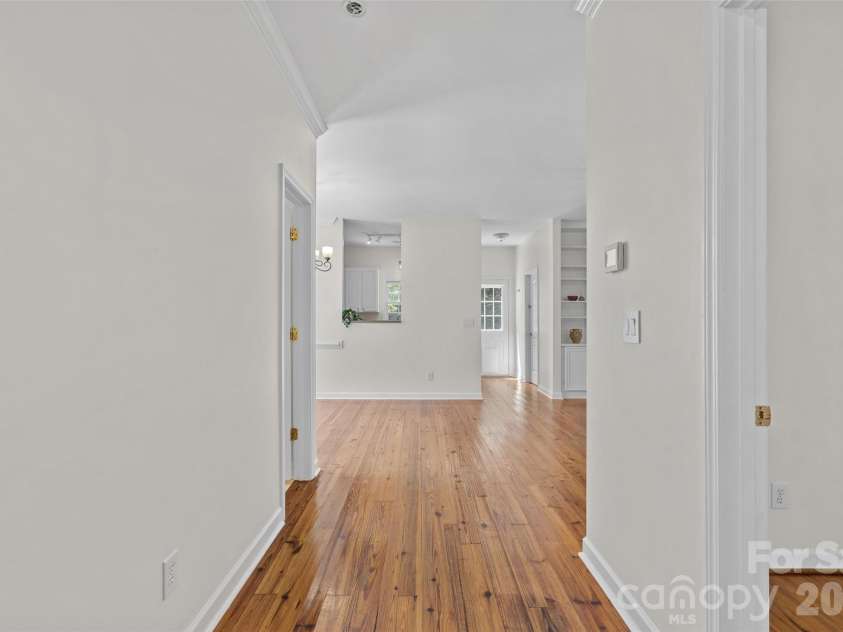 14015 Garden District Row, Huntersville, NC 28078.  MLS# CAR4414274, YatesRealty ID 45501. Entry way