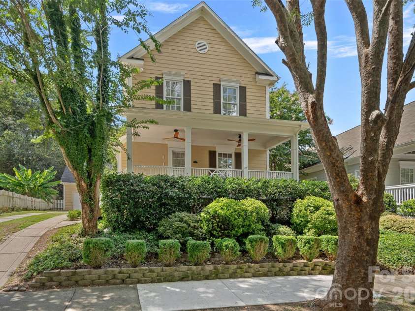 14015 Garden District Row, Huntersville, NC 28078.  MLS# CAR4414274, YatesRealty ID 45501. Welcome Home!